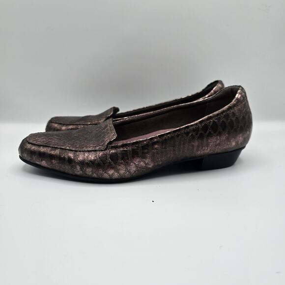Clarks Everyday Active Air bronze snakeskin leather loafer womans size 8W - Picture 4 of 13
